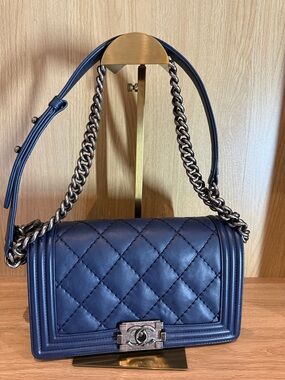 CHANEL Navy Quilted Leather Shoulder Bag with Chain Strap